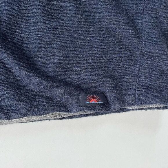 Faherty Cloud Cotton Reversible Crew Navy/Striped - Picture 6 of 10